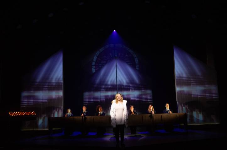 02893_180504_ART_Jagged-Little-Pill_EE-2000x1323