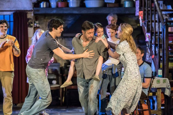 the-ferryman-royal-court-theatre-production-photo-2017-08-hr