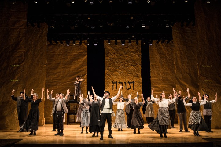 The company of Fiddler on the Roof in Yiddish(c) Matthew Murphy