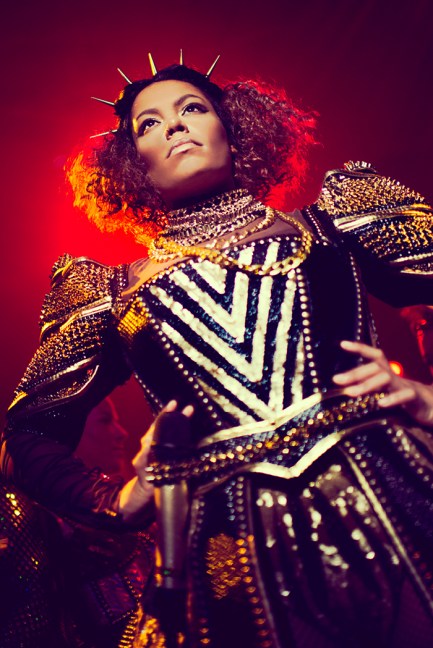 SIX18085_Prodshots_Port_700x1049pxls3